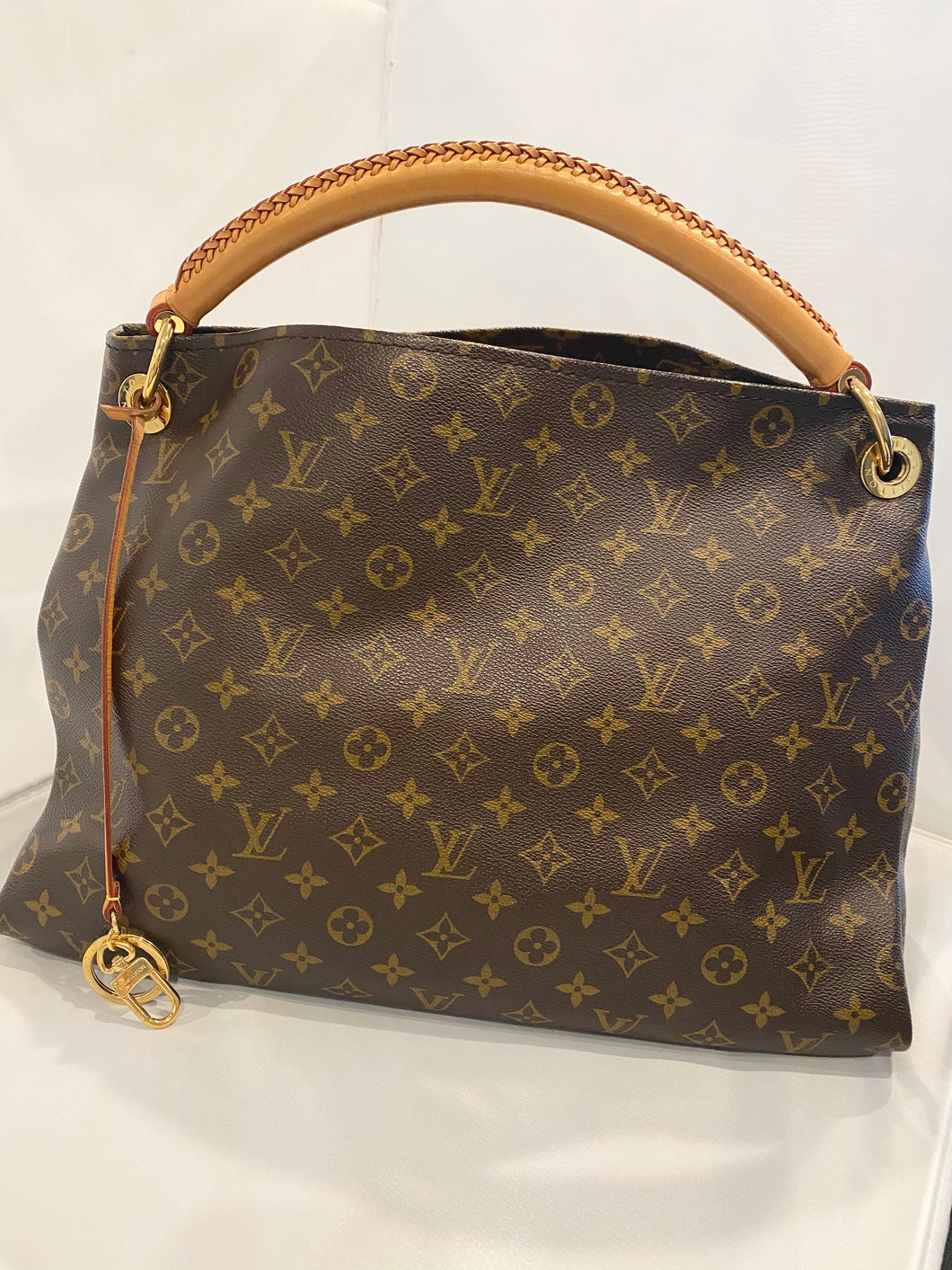 Louis Vuitton-Artsy Monogram MM