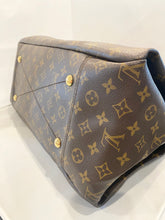 Louis Vuitton-Artsy Monogram MM