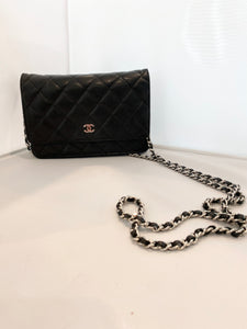 Chanel- Caviar Wallet on Chain