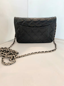 Chanel- Caviar Wallet on Chain