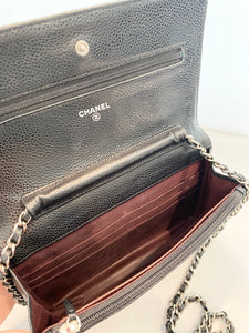 Chanel- Caviar Wallet on Chain