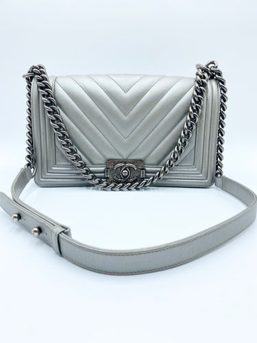 Caviar Chevron Medium Boy Bag