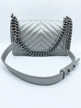 Caviar Chevron Medium Boy Bag