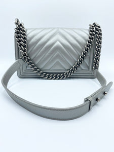 Caviar Chevron Medium Boy Bag